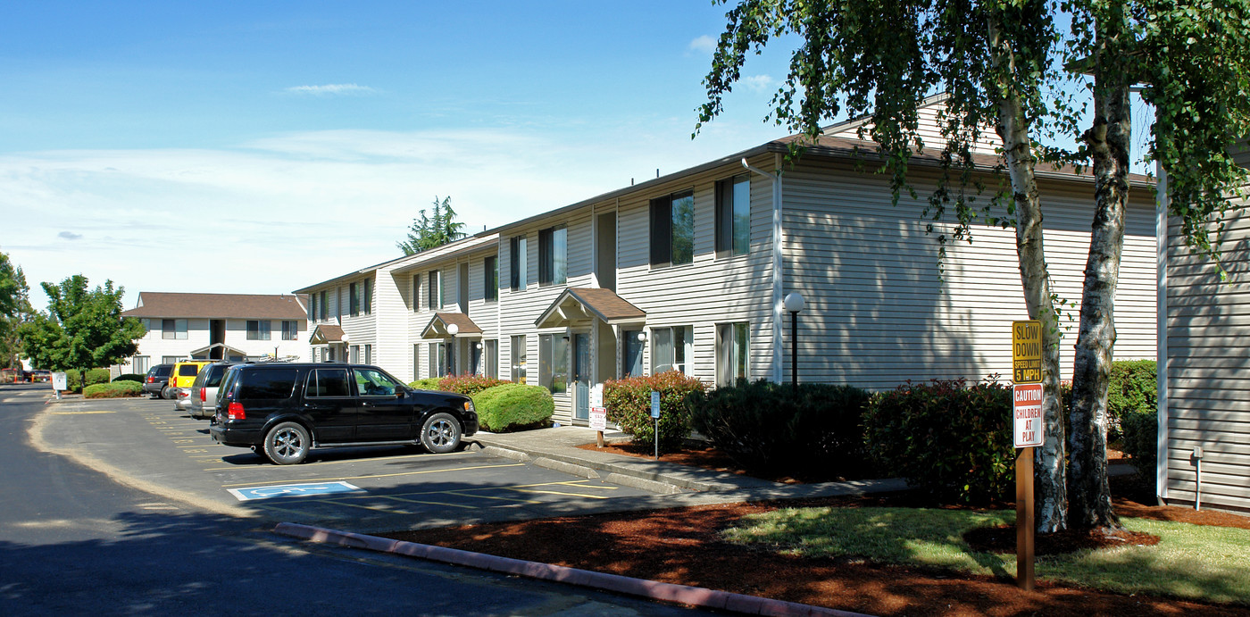 Rockwood Park Apartments in Salem, OR - Building Photo