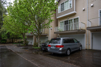 Arbor Court in Redmond, WA - Building Photo - Building Photo