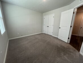 2527 Laurel Valley Way in Raleigh, NC - Building Photo - Building Photo
