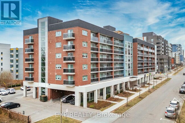 308-308 Lester St