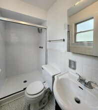 2007 W Touhy Ave in Chicago, IL - Building Photo - Building Photo