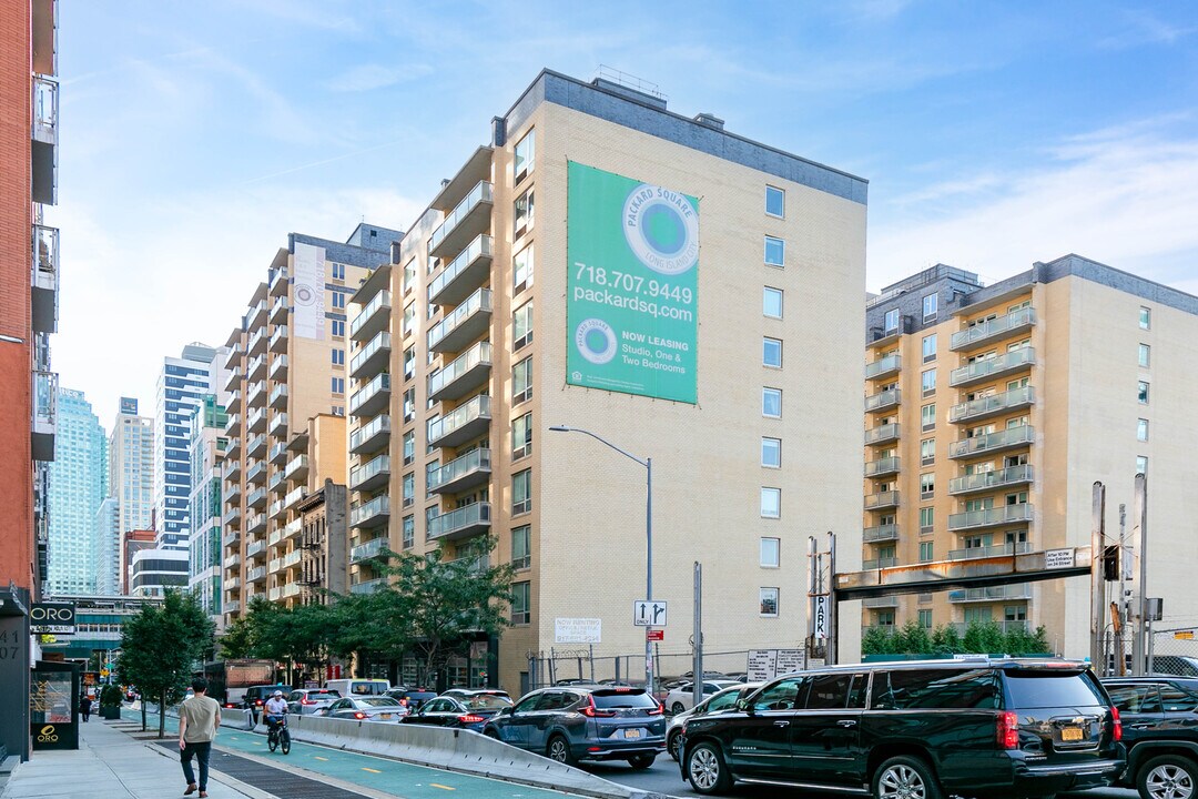 Packard Square North in Long Island City, NY - Foto de edificio
