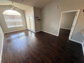 10764 70th Ave N, Unit 6202 in Seminole, FL - Foto de edificio - Building Photo