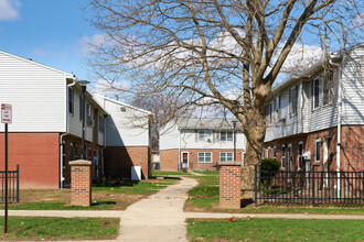 Holland Townhouses in Rochester, NY - Foto de edificio - Building Photo