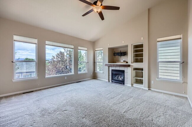 5386 Standard Dr in Colorado Springs, CO - Foto de edificio - Building Photo