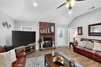 821 Parkwest Blvd in Saginaw, TX - Building Photo - Building Photo