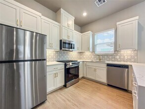 2610 Crescent Ave in Oklahoma City, OK - Building Photo - Building Photo