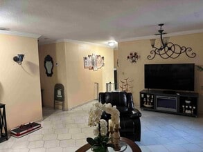 2761 SW 24th St in Miami, FL - Building Photo - Building Photo