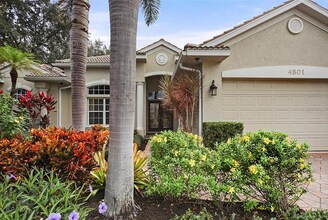 4801 Edgemont Ct in Sarasota, FL - Building Photo - Building Photo