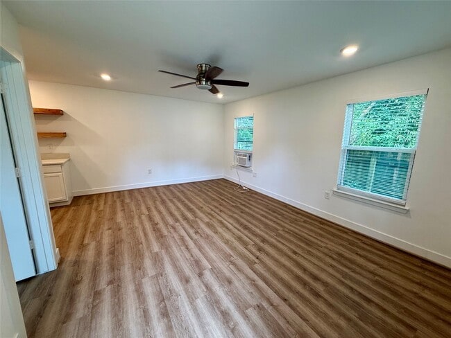 520 McGuire Ln in Huntsville, TX - Building Photo - Building Photo