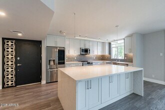 6502 N Central Ave in Phoenix, AZ - Building Photo - Building Photo