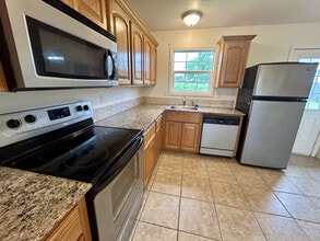 63030 E 285 Ct, Unit A in Grove, OK - Foto de edificio - Building Photo