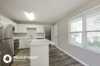 1101 Sharon Dr in Waxhaw, NC - Foto de edificio - Building Photo