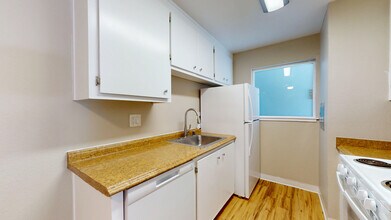 551 Alameda del Prado in Novato, CA - Building Photo - Building Photo