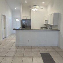 711 SE 12th Ct in Cape Coral, FL - Building Photo - Building Photo