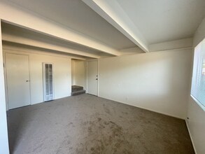 240 Holly St in Vallejo, CA - Building Photo - Building Photo