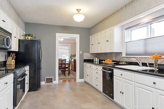 6916 SE 17th Ave in Portland, OR - Building Photo - Building Photo