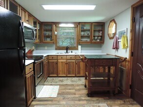 331 Idlewild Mountain Estates Rd in West Jefferson, NC - Building Photo - Building Photo