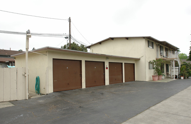 1950 Wallace Ave in Costa Mesa, CA - Building Photo - Building Photo