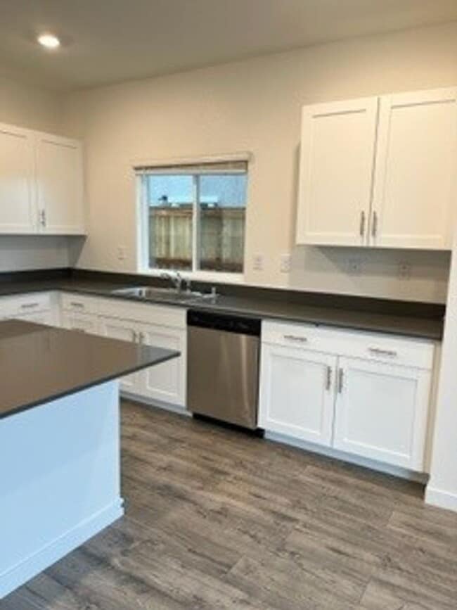 2010 Painted Sky Wy in Sun Valley, NV - Building Photo - Building Photo