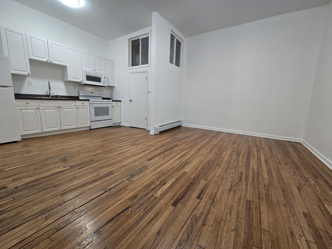 584 Main St, Unit 1 in Stroudsburg, PA - Building Photo - Building Photo