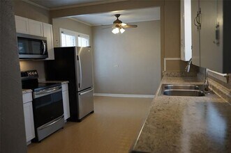 1325 Barnes Dr in Arlington, TX - Building Photo - Building Photo