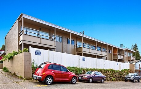 Palm Apartments in Seattle, WA - Building Photo