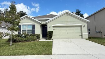 36110 Jenny Lynne Cir in Zephyrhills, FL - Building Photo