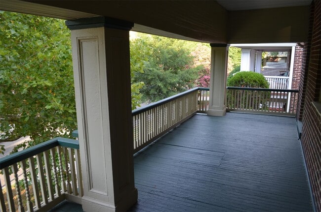 621 W Princess Anne Rd in Norfolk, VA - Building Photo - Building Photo