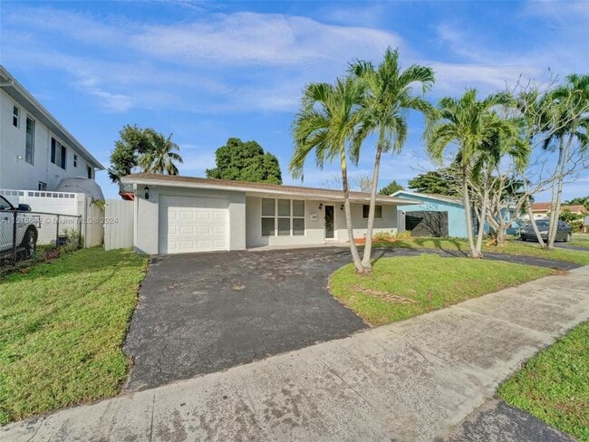 property at 4721 W Park Rd