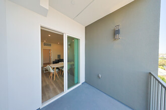 1317 W Jefferson Blvd in Los Angeles, CA - Building Photo - Building Photo