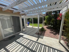 12602 Creekwood Ct in San Diego, CA - Building Photo - Building Photo