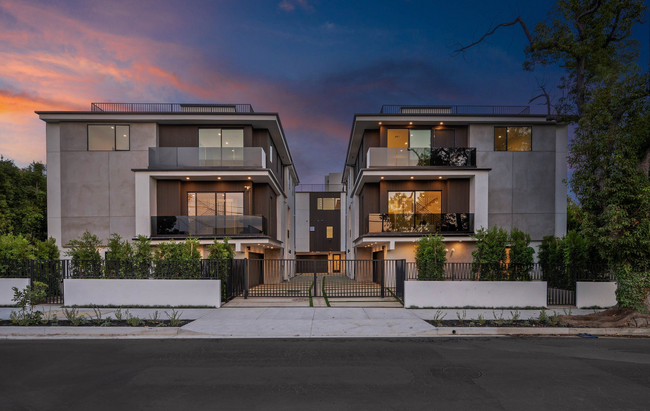 1424-1426 N Sycamore Ave in Los Angeles, CA - Foto de edificio - Building Photo