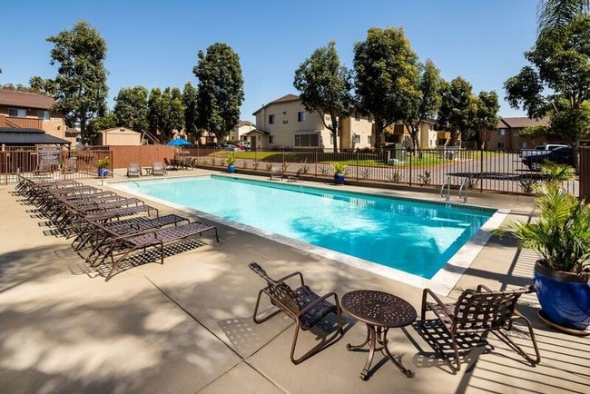 Ocean Breeze in San Diego, CA - Building Photo - Building Photo