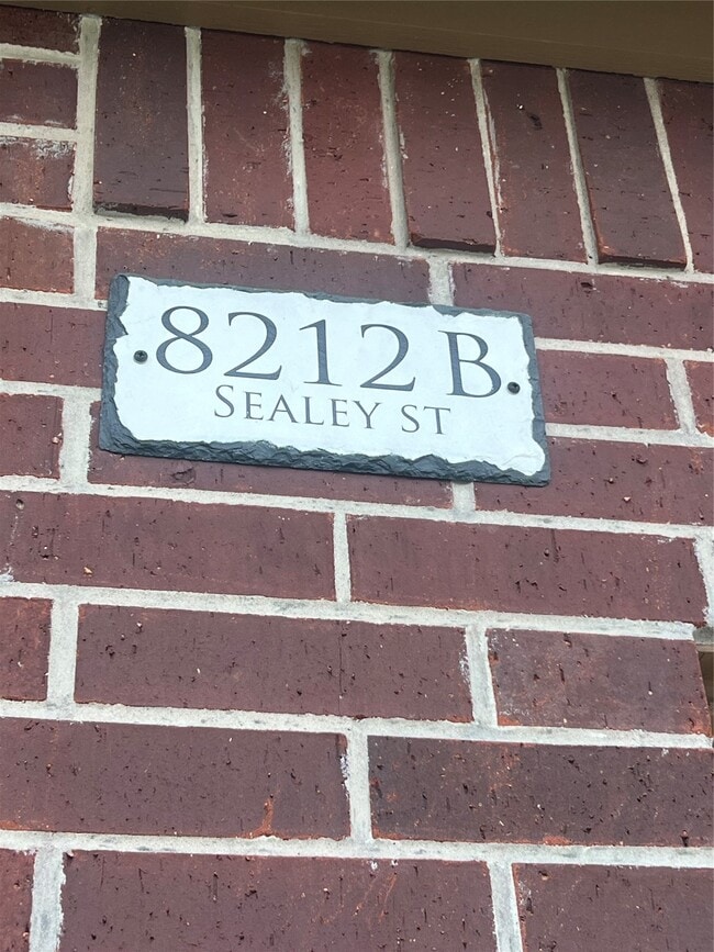 8212 Sealey St in Houston, TX - Foto de edificio - Building Photo