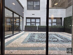 E 16 ST, Unit 2M in New York, NY - Building Photo - Building Photo