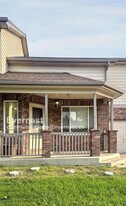 301 Newland St in Lakewood, CO - Building Photo
