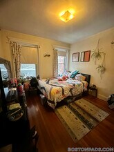 10 Strathmore Rd in Brookline, MA - Foto de edificio - Building Photo