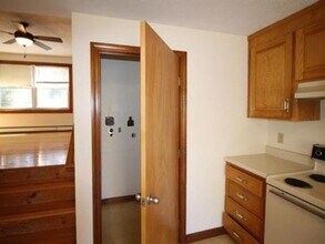 76 Franklin St, Unit 1 in Derry, NH - Building Photo - Building Photo