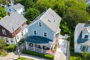 68 1/2 Roseneath Ave in Newport, RI - Building Photo