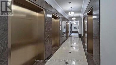 68 Corporate Dr in Toronto, ON - Building Photo - Building Photo