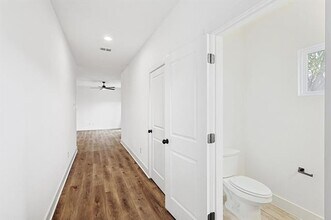 4912 Ridglea Ln in Fort Worth, TX - Foto de edificio - Building Photo