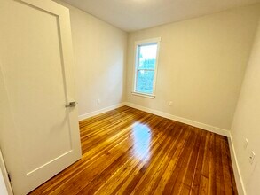 147 E Cottage St in Boston, MA - Building Photo - Building Photo