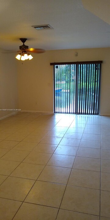 6615 Winfield Blvd in Margate, FL - Building Photo