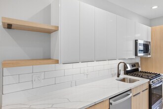 1318 W Birchwood Ave in Chicago, IL - Building Photo - Building Photo