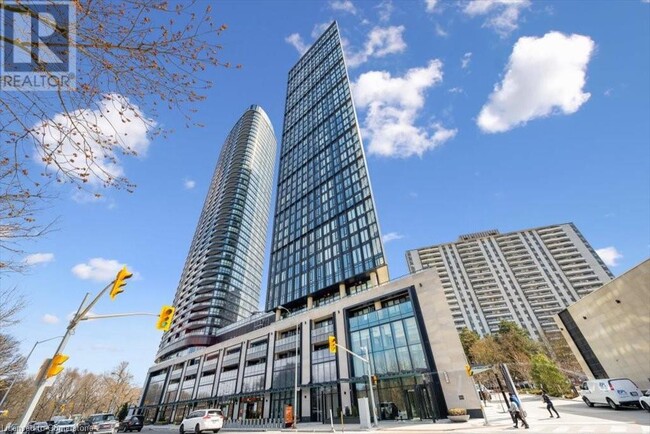 575 BLOOR STREET St in Toronto, ON - Building Photo - Building Photo