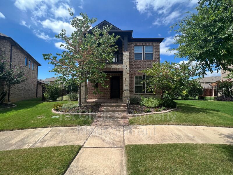 1030 Lone Ivory Trail in Arlington, TX - Building Photo