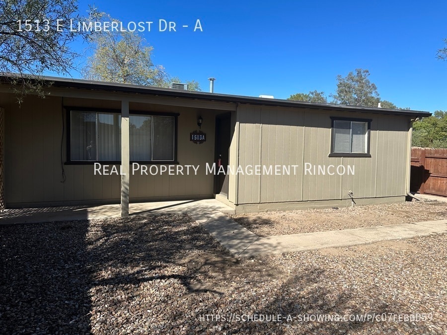 1513 E Limberlost Dr in Tucson, AZ - Foto de edificio