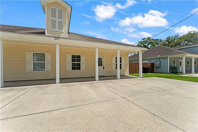 property at 207 S Laurel St