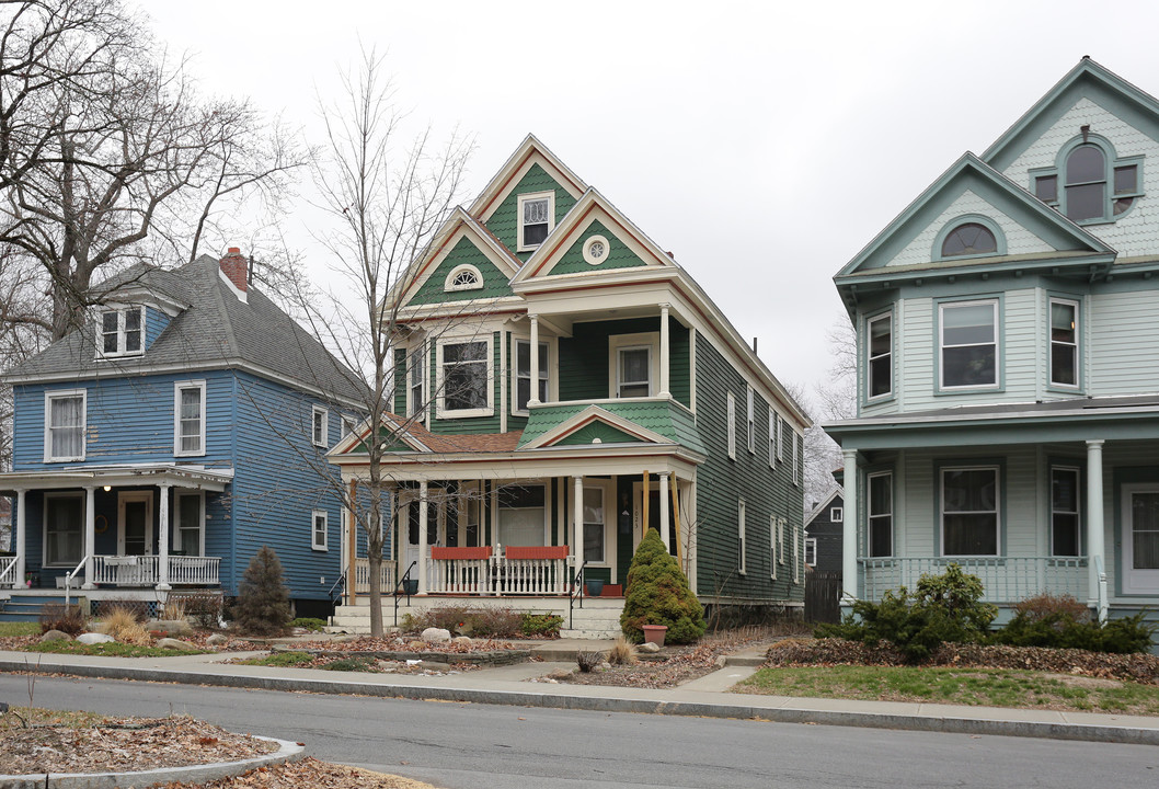 1021-1023 Parkwood Blvd in Schenectady, NY - Building Photo